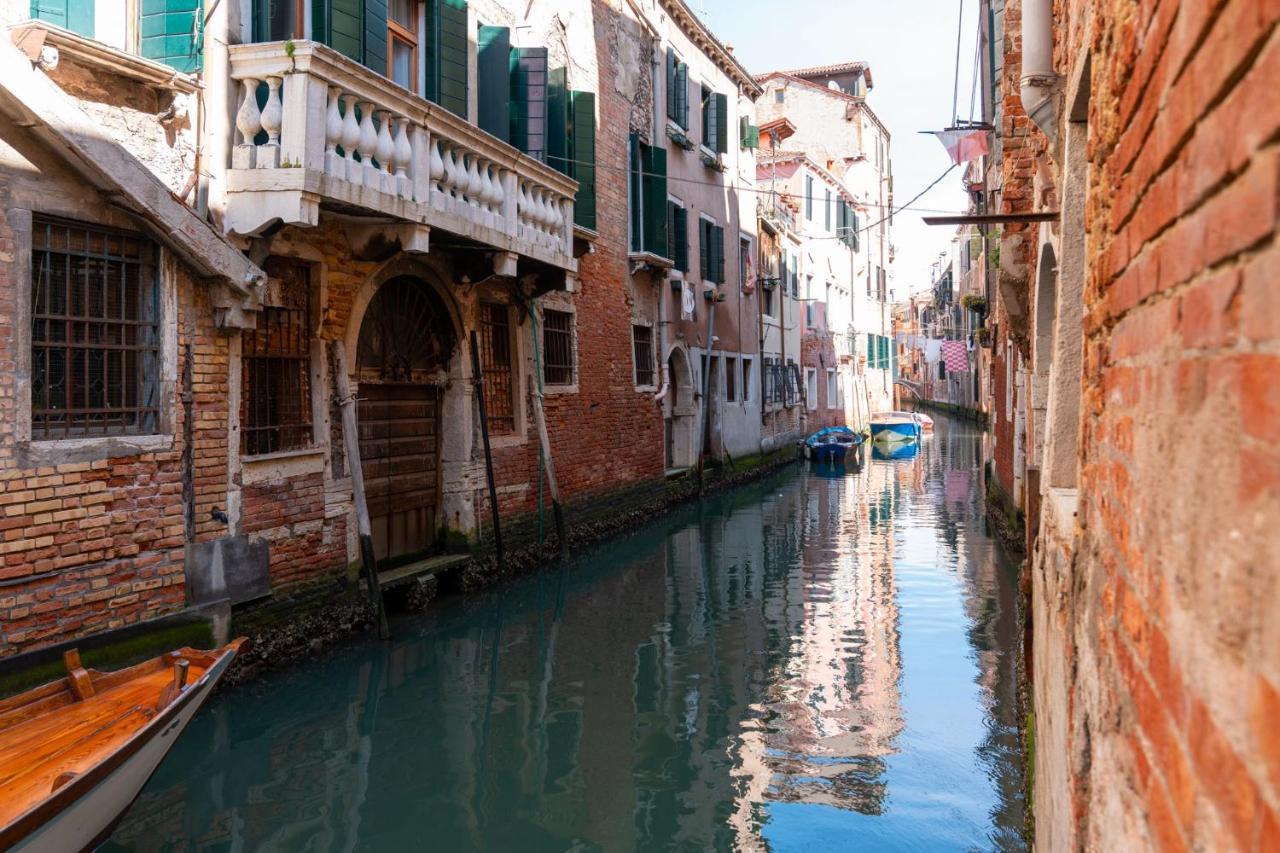 Casa Al Ponte Scudi - 4 Windows On The Canal Βενετία Εξωτερικό φωτογραφία