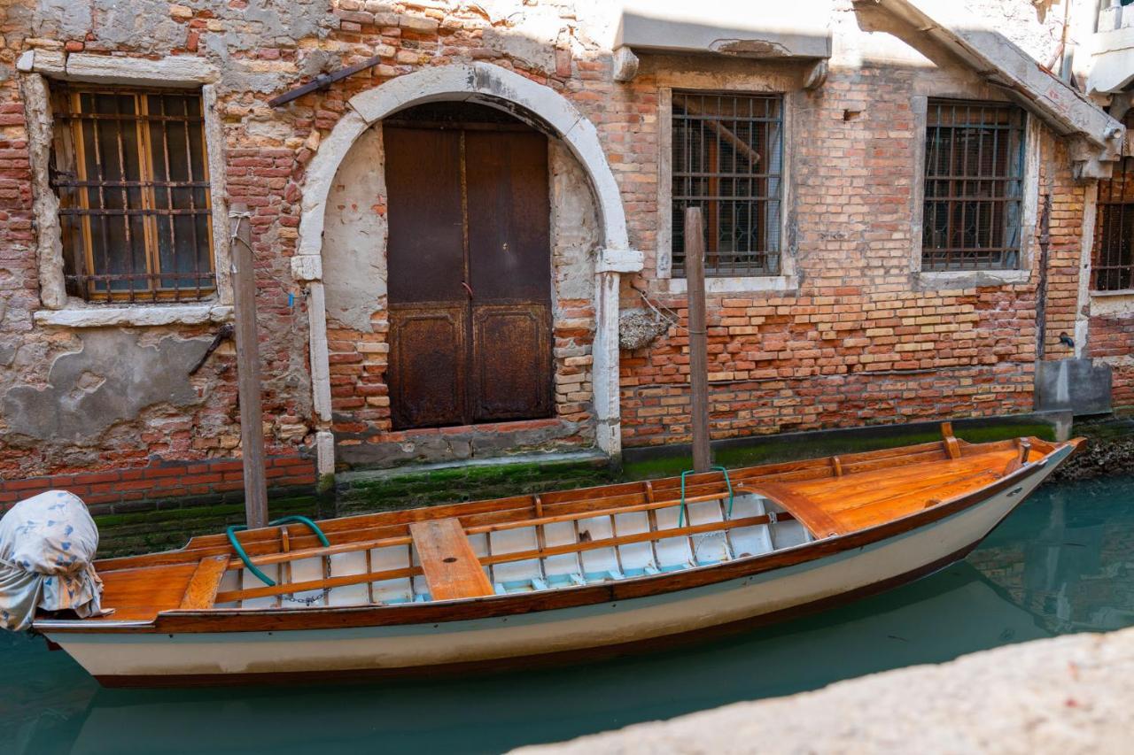 Casa Al Ponte Scudi - 4 Windows On The Canal Βενετία Εξωτερικό φωτογραφία